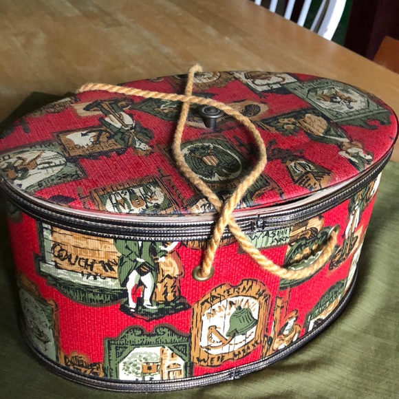 Vintage Sewing Box - Picture 4 of 8